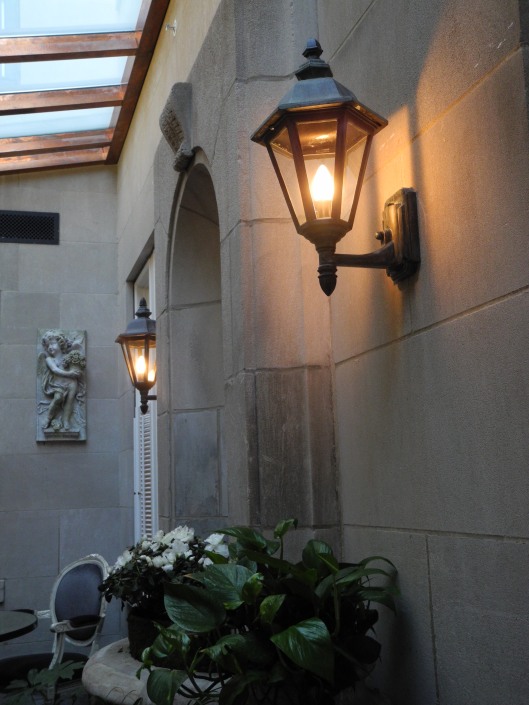alcove in the courtyard of The Jefferson Hotel